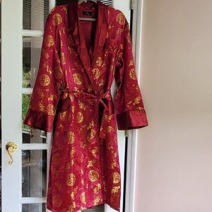 Luxurious Sue's Fashion Silk Satin Dragon Prints Long Sleeve Robe Size Medium